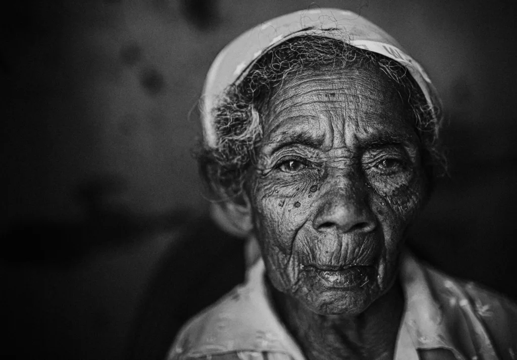 fotografia de idosa no sertão