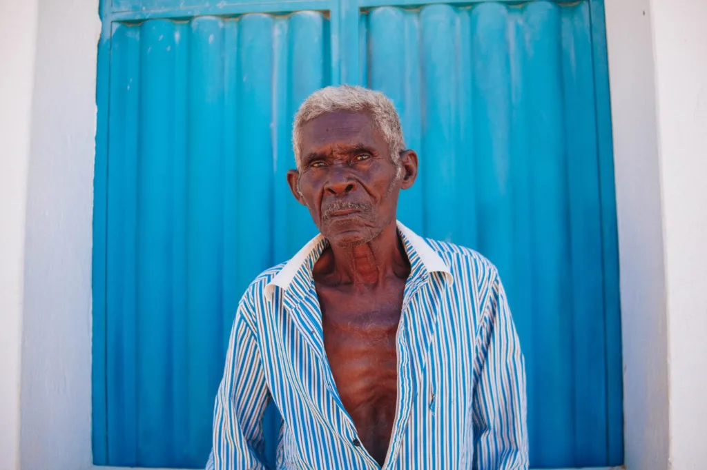 fotografia de idoso no sertão