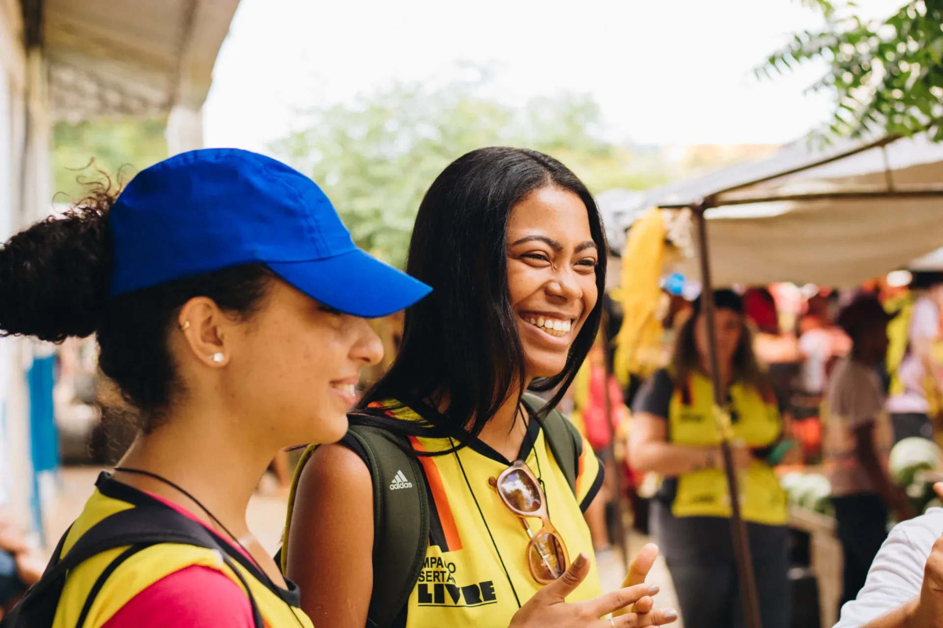 Amarelinha sorrindo durante atividades do Instituto Livres no sertão